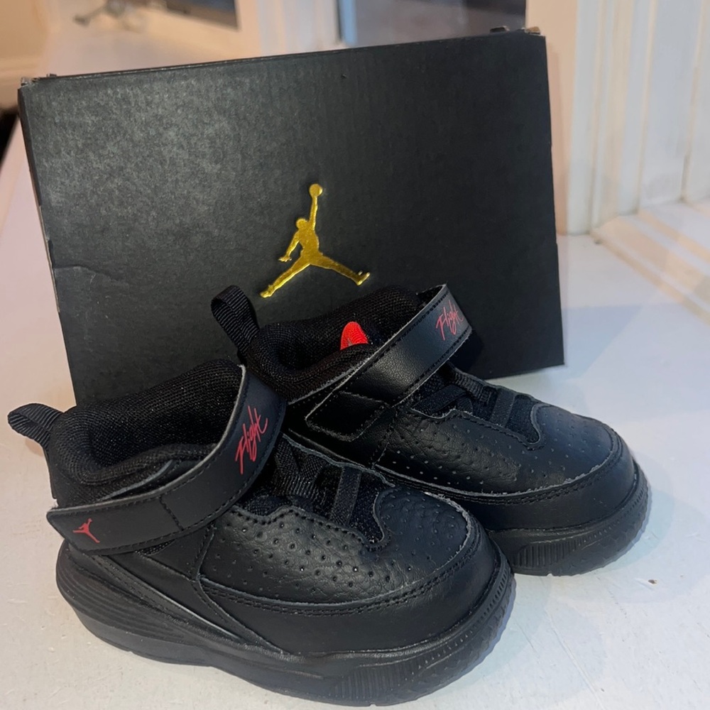 BLACK KIDS JORDAN FLIGHT NEVER WORN
